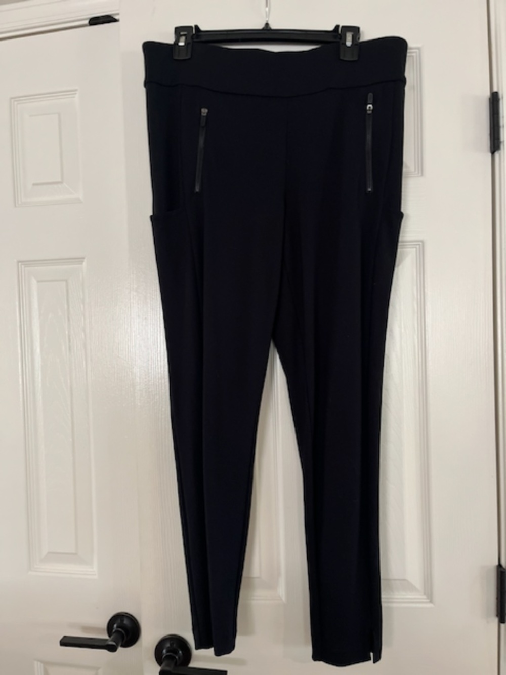 Gaiam Black Pull On Crop Pant - Large